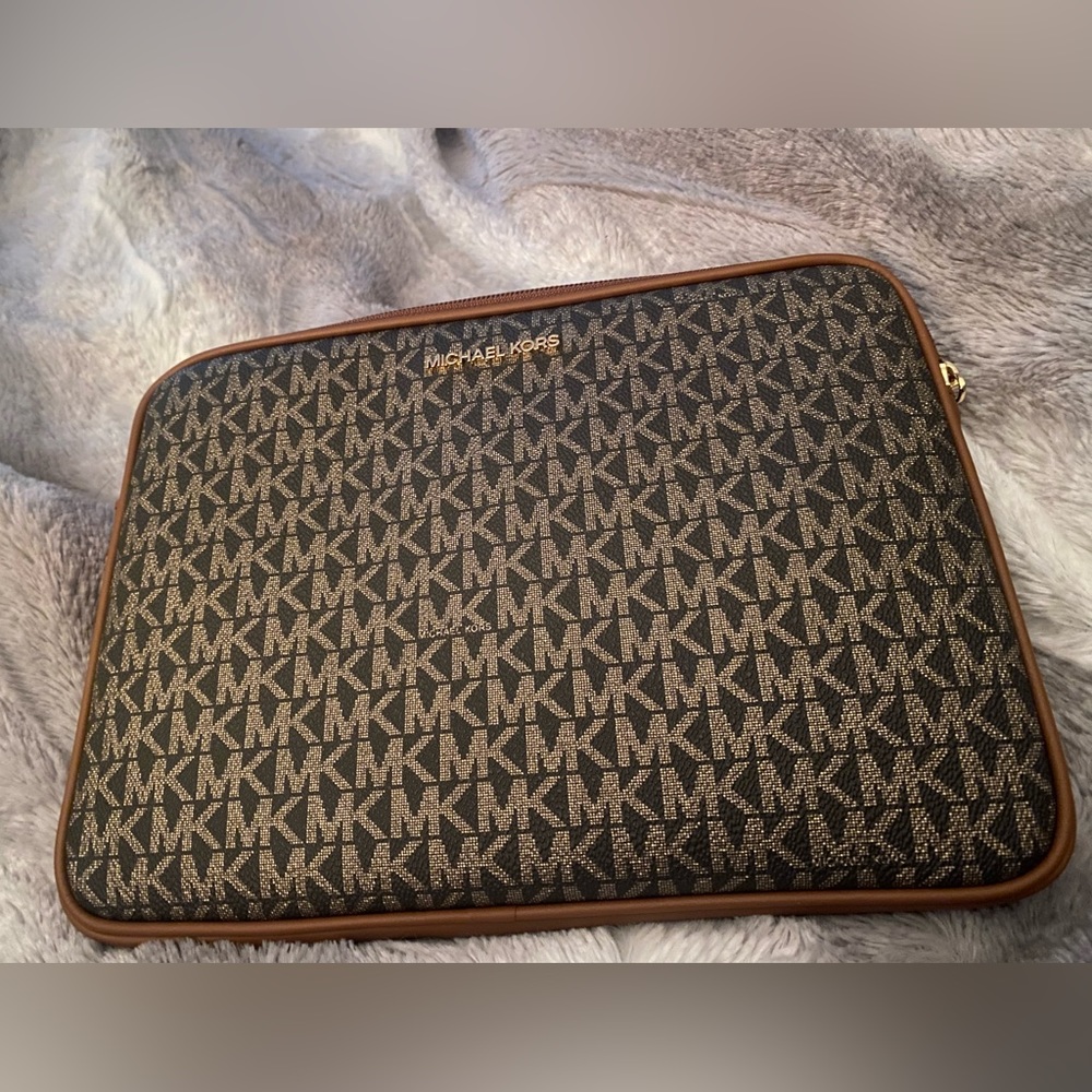 Michael kors iPad case